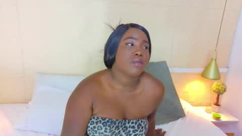 bigroundbooty_ online show from February 19, 2026, 7:21 pm