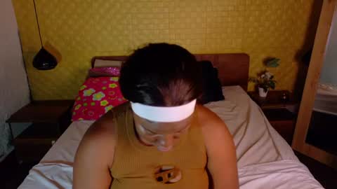 bigroundbooty_ online show from June 25, 2026, 8:13 pm
