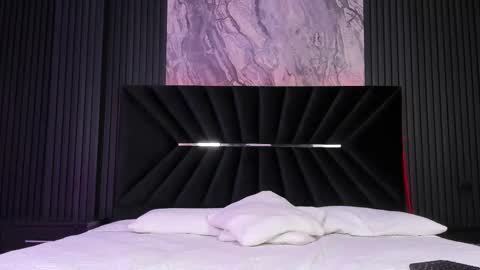 Zayra online show from September 24, 2025, 5:11 am