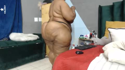 Snapshot of bigsuperbutt chatting on March 29, 2026, 8:53 pm bigsuperbutt online show from March 29, 2026, 8:53 pm