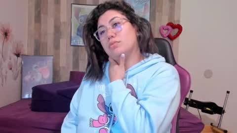 Snapshot of bigt3ti chatting on October 22, 2025, 9:09 am  Nubia  online show from October 22, 2025, 9:09 am