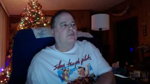 Snapshot of bigthicksatisfying2 chatting on January 7, 2025, 3:24 am bigthicksatisfying2 online show from January 7, 2025, 3:24 am