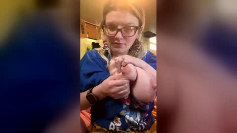 Snapshot of bigtits133 chatting on March 3, 2026, 6:14 pm bigtits133 online show from March 3, 2026, 6:14 pm