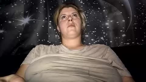 Snapshot of bigtitslala chatting on October 10, 2025, 7:24 pm bigtitslala online show from October 10, 2025, 7:24 pm