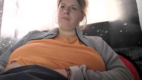 Snapshot of bigtitslala chatting on November 17, 2025, 11:38 am bigtitslala online show from November 17, 2025, 11:38 am