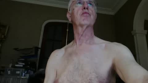 bigukphallus online show from March 27, 2026, 10:09 pm