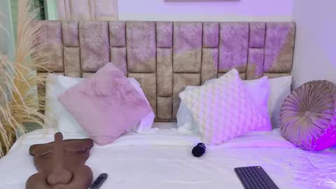 Snapshot of biiancasimons_ chatting on September 22, 2025, 7:05 pm online show from September 22, 2025, 7:05 pm