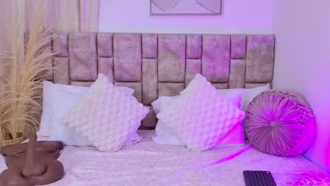 Snapshot of biiancasimons_ chatting on October 7, 2025, 7:22 pm online show from October 7, 2025, 7:22 pm