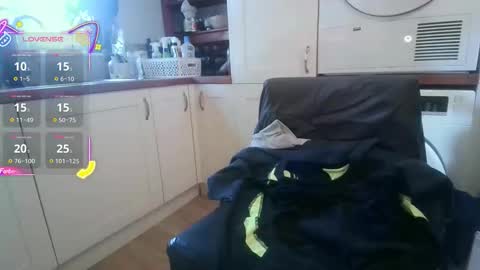 Snapshot of bijiminy chatting on October 9, 2025, 10:46 am bijiminy online show from October 9, 2025, 10:46 am