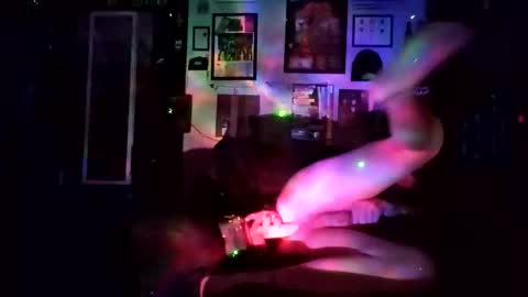 billygunn13 online show from November 30, 2025, 4:33 pm