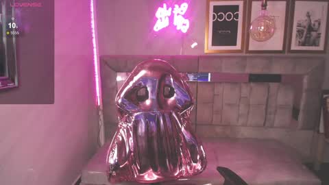 Live 1000pm 600am COLOMBIAN HOUR online show from February 7, 2025, 6:45 am