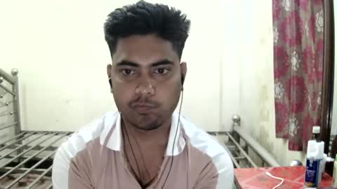 birbikrom104 online show from May 1, 2026, 4:33 pm