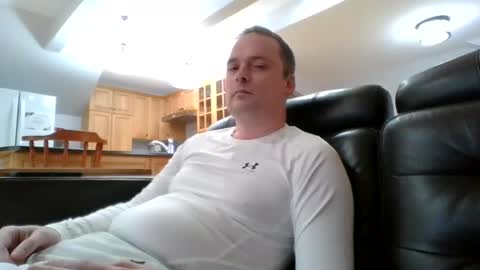 bird8888 online show from October 4, 2025, 8:18 pm