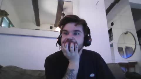 bird_0f_hermes online show from January 16, 2026, 10:41 am