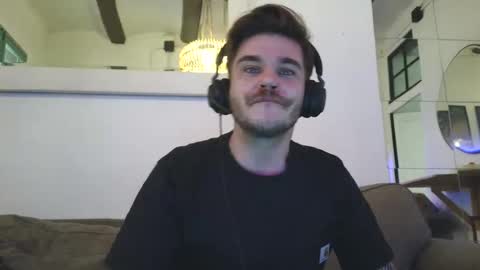 bird_0f_hermes online show from February 5, 2026, 11:04 am