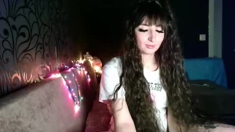 birdie_kiss online show from February 11, 2026, 7:30 pm