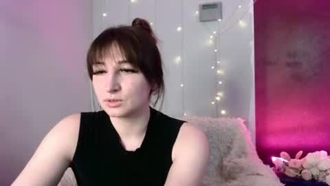 birdie_kiss online show from June 12, 2026, 8:19 pm