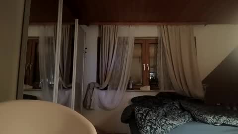 pocolococo online show from February 2, 2026, 9:08 am