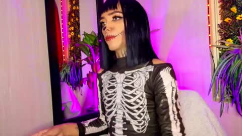  ..  .. online show from October 14, 2025, 2:12 am