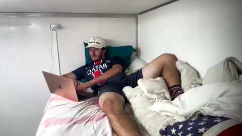 bitedeforain online show from September 18, 2025, 10:45 pm