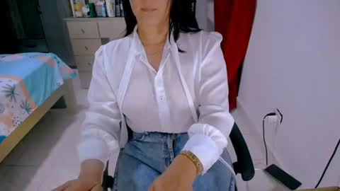 bittermomxxx online show from June 24, 2026, 4:50 pm