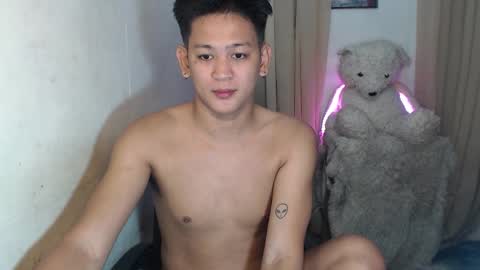 alex online show from November 4, 2025, 3:44 pm