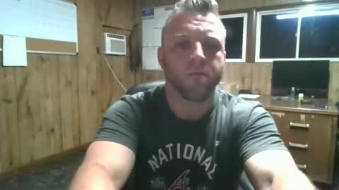 bjhancock_28 online show from April 13, 2026, 8:47 pm