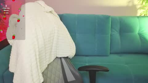 Julia online show from October 28, 2025, 8:18 am