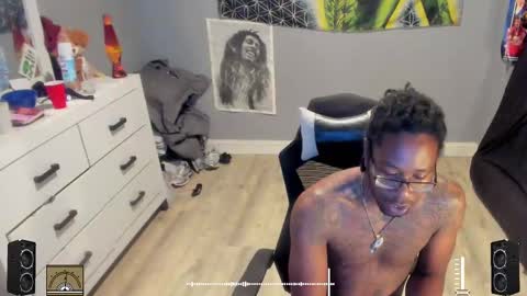 Plant Base Streamers From Pennsylvania online show from September 21, 2025, 11:17 pm