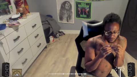 Plant Base Streamers From Pennsylvania online show from October 13, 2025, 10:54 pm