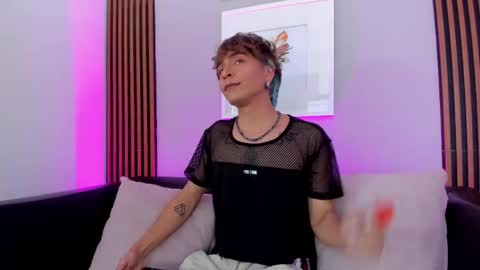  Oliver  online show from April 18, 2026, 5:00 am