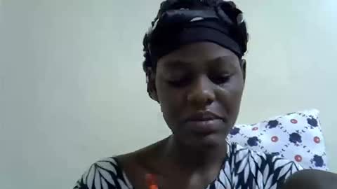 Snapshot of black_berry9 chatting on October 24, 2025, 10:44 am black_berry9 online show from October 24, 2025, 10:44 am