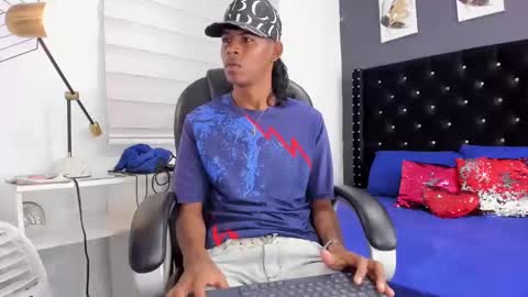 boy online show from February 20, 2025, 2:29 am