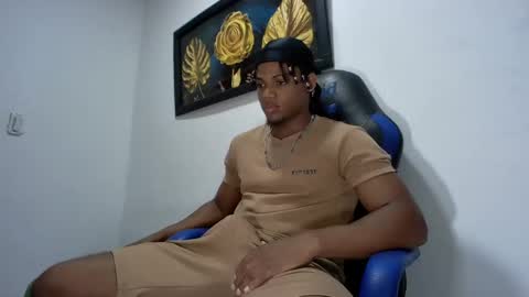 Snapshot of black_dicck chatting on February 8, 2025, 7:27 pm tu morenito online show from February 8, 2025, 7:27 pm