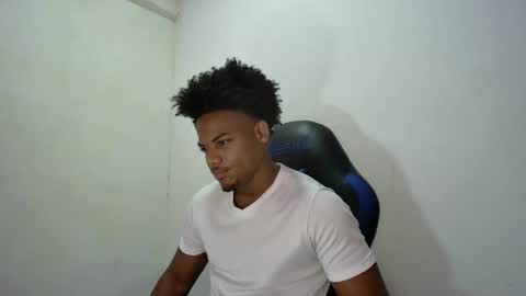 Snapshot of black_dicck chatting on October 4, 2025, 5:33 pm tu morenito online show from October 4, 2025, 5:33 pm