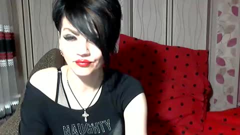 black_hot_01 online show from December 4, 2024, 11:13 pm