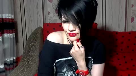 black_hot_01 online show from January 24, 2025, 12:10 pm
