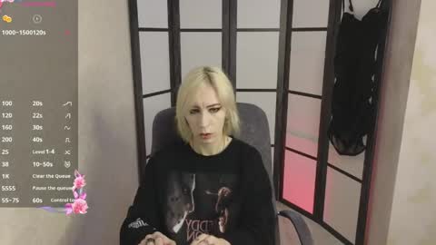 Snapshot of black_orchides chatting on May 2, 2026, 8:19 am Emily online show from May 2, 2026, 8:19 am
