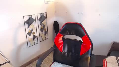 Snapshot of black_raiden chatting on October 27, 2025, 8:57 pm black raiden online show from October 27, 2025, 8:57 pm