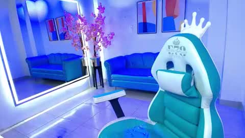 Snapshot of black_roseee chatting on October 19, 2025, 4:02 am Rousse  online show from October 19, 2025, 4:02 am