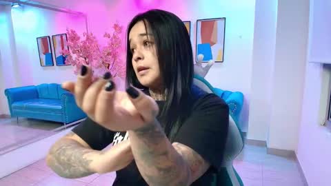 Snapshot of black_roseee chatting on October 21, 2025, 3:40 am Rousse  online show from October 21, 2025, 3:40 am