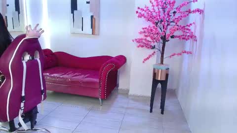 Snapshot of black_roseee chatting on November 4, 2025, 3:27 am Rousse  online show from November 4, 2025, 3:27 am