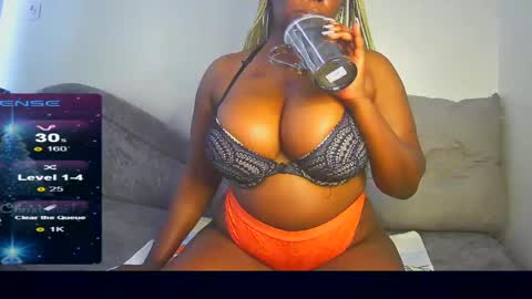 Snapshot of black_sexyfish chatting on December 6, 2024, 1:00 pm black_sexyfish online show from December 6, 2024, 1:00 pm