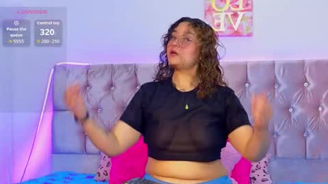 Snapshot of black_tara chatting on February 5, 2026, 3:33 am Tara online show from February 5, 2026, 3:33 am