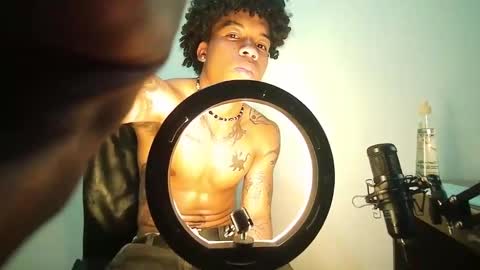 Snapshot of black_tentationx chatting on January 28, 2025, 3:25 am black_tentationx online show from January 28, 2025, 3:25 am