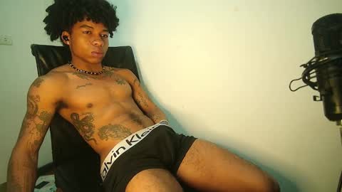 Snapshot of black_tentationx chatting on January 28, 2025, 9:19 am black_tentationx online show from January 28, 2025, 9:19 am