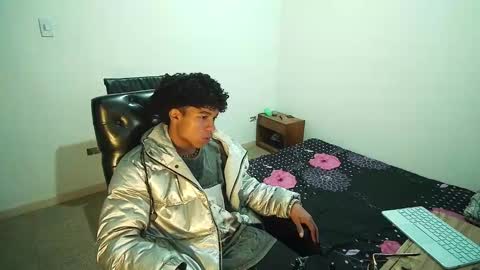 Snapshot of black_tentationx chatting on February 4, 2025, 5:21 am black_tentationx online show from February 4, 2025, 5:21 am
