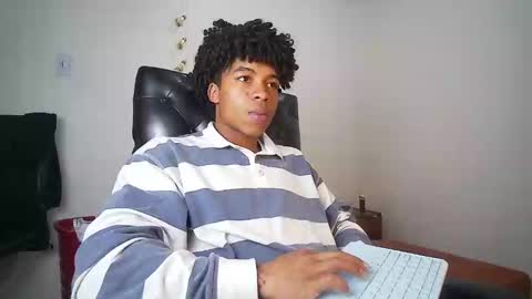 Snapshot of black_tentationx chatting on February 9, 2025, 2:28 am black_tentationx online show from February 9, 2025, 2:28 am