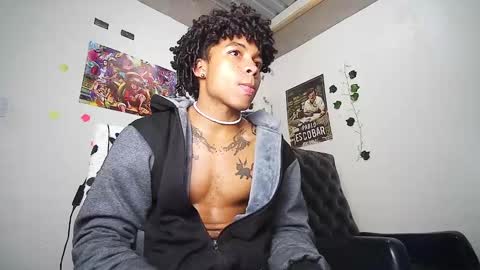 Snapshot of black_tentationx chatting on February 19, 2025, 8:12 am black_tentationx online show from February 19, 2025, 8:12 am