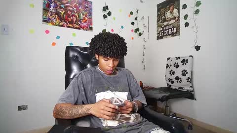 Snapshot of black_tentationx chatting on February 24, 2025, 4:38 am black_tentationx online show from February 24, 2025, 4:38 am